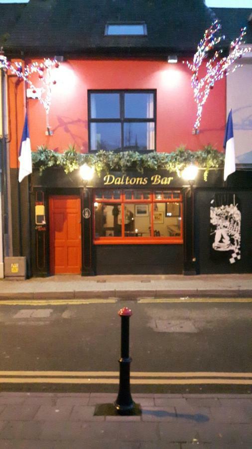Daltons Bar Apartment Kinsale Exterior photo